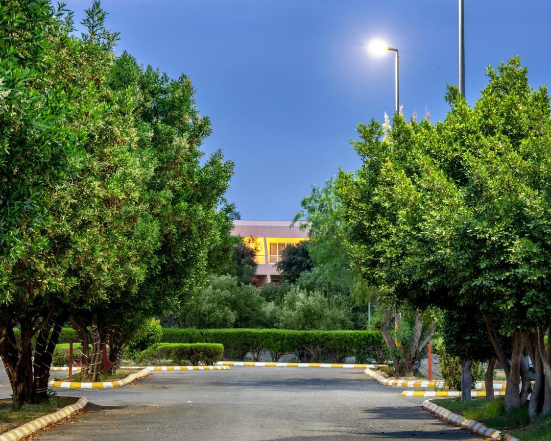 Airport Hotel And Resort Abha Esterno foto